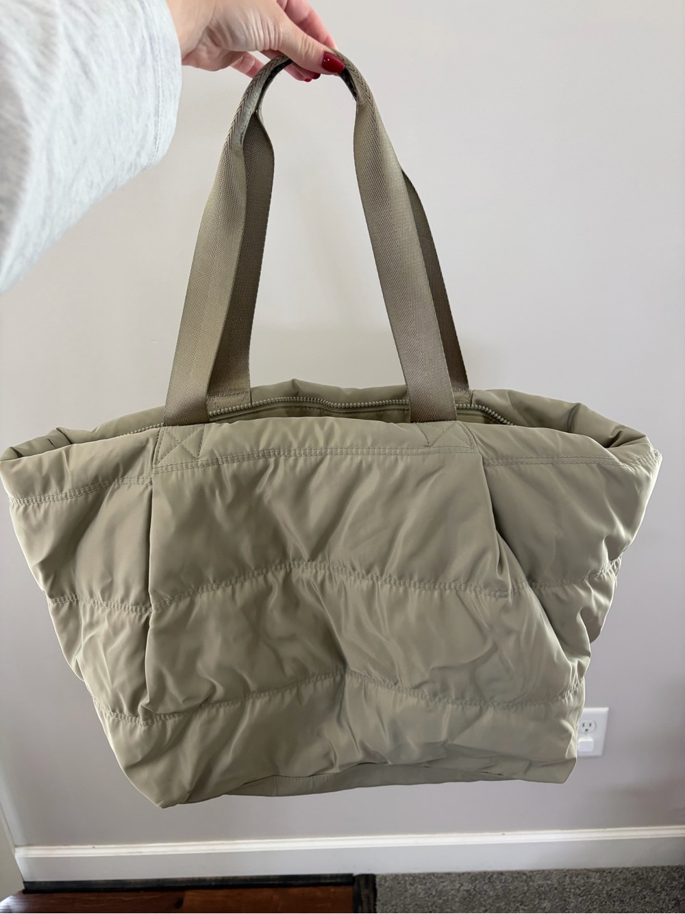 Old Navy Quilted Tote in Olive